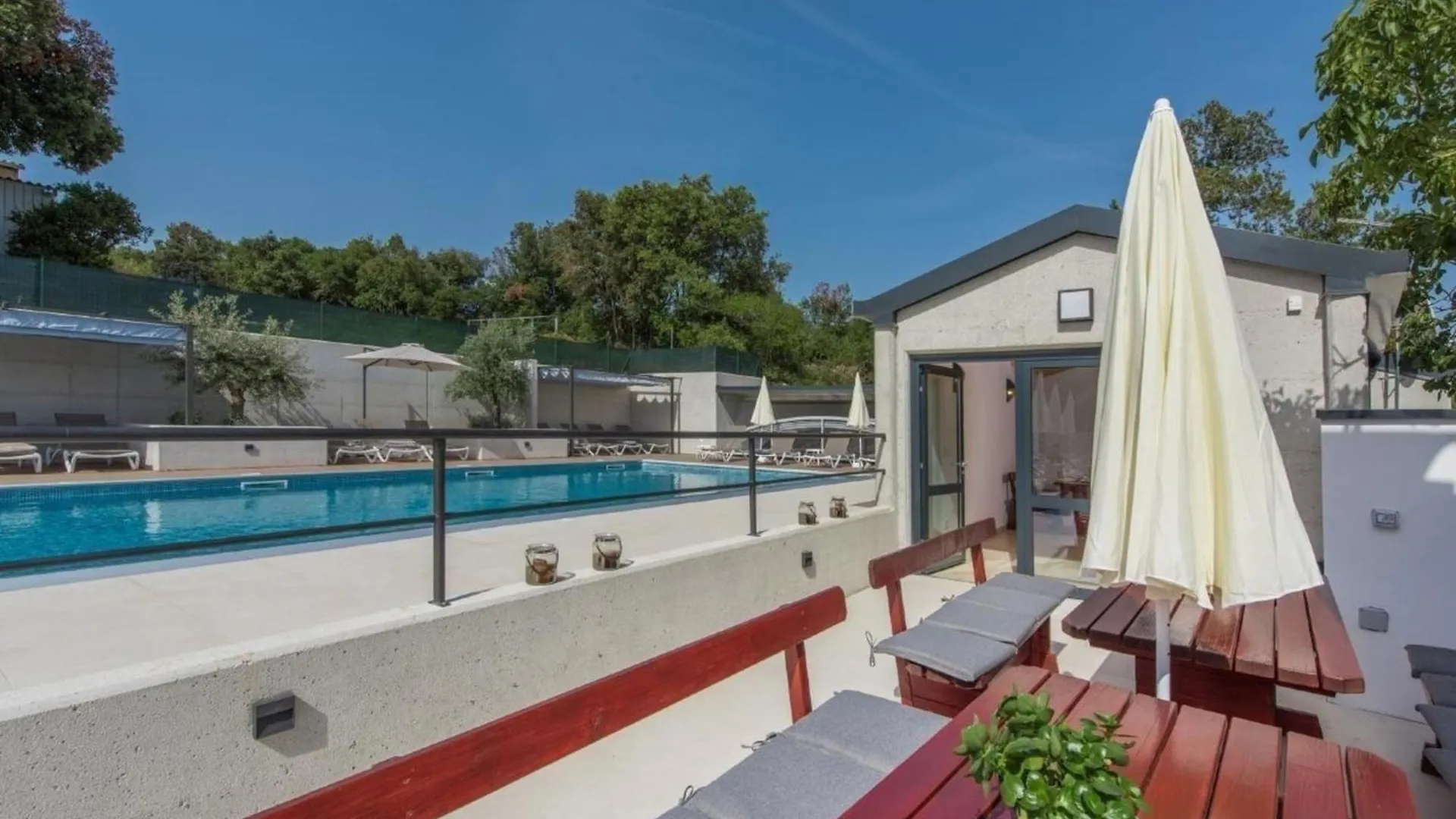 Apartment Wohnung In Pjescana Uvala Mit Terrasse Und Garten Croatia