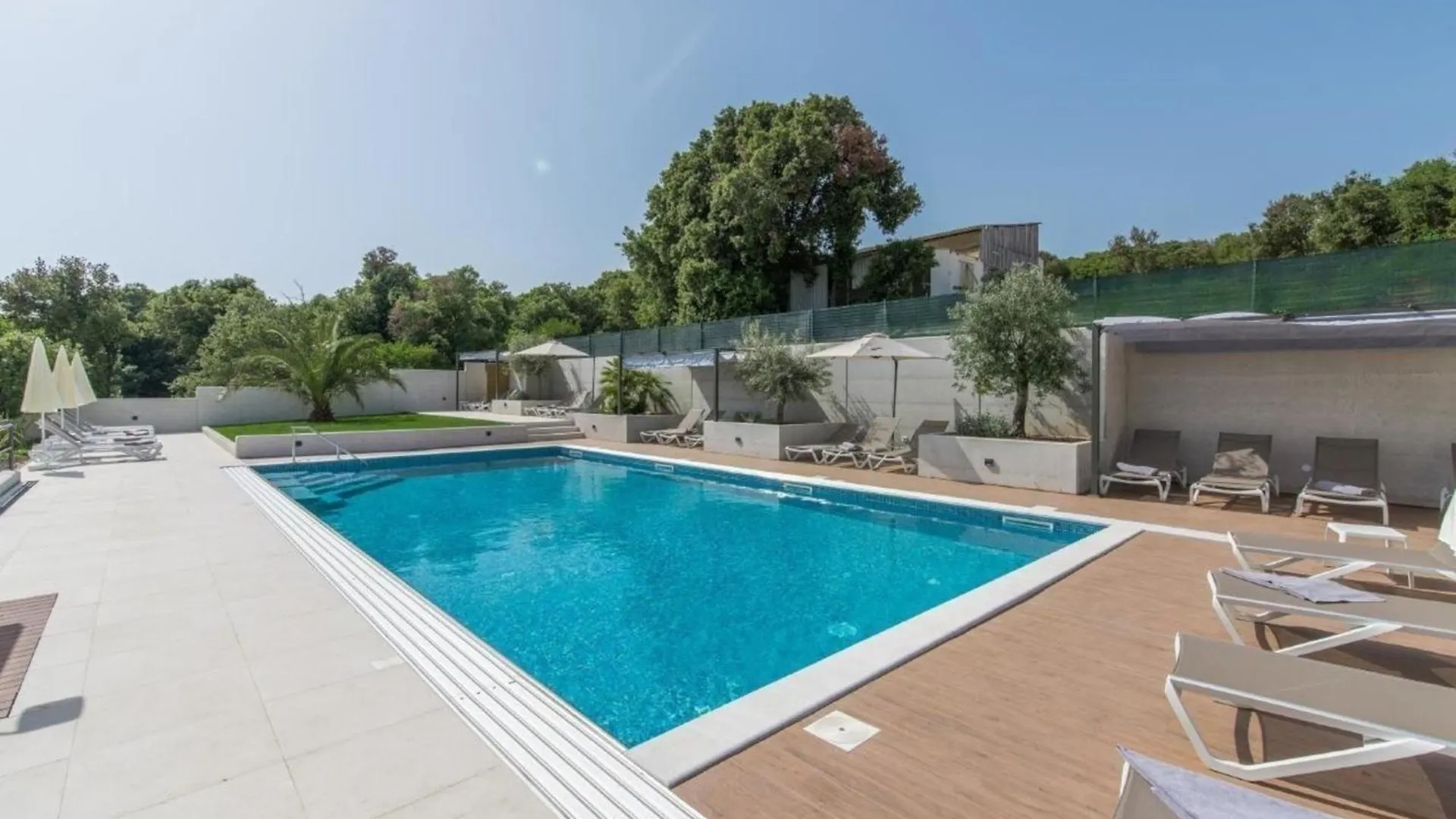 Apartment Wohnung In Pjescana Uvala Mit Terrasse Und Garten