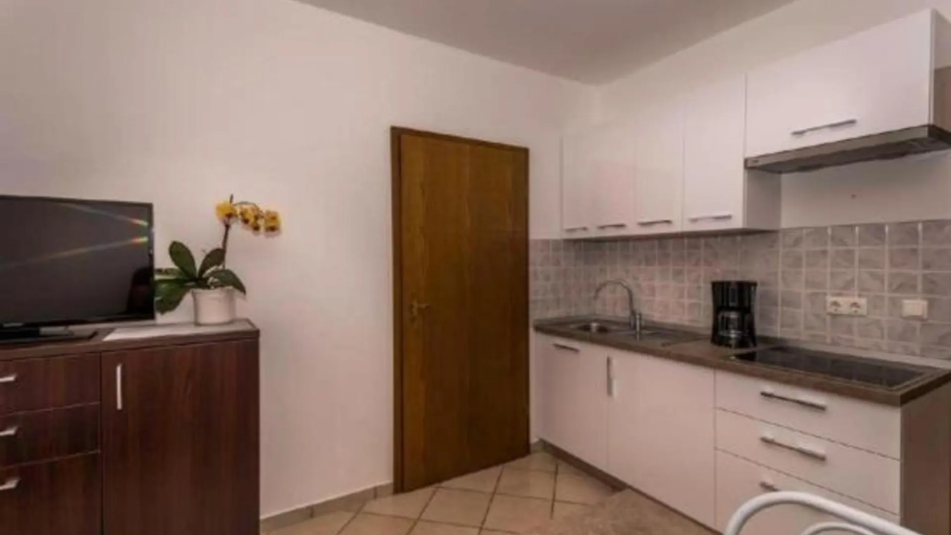 Wohnung In Pjescana Uvala Mit Terrasse Und Garten Apartment