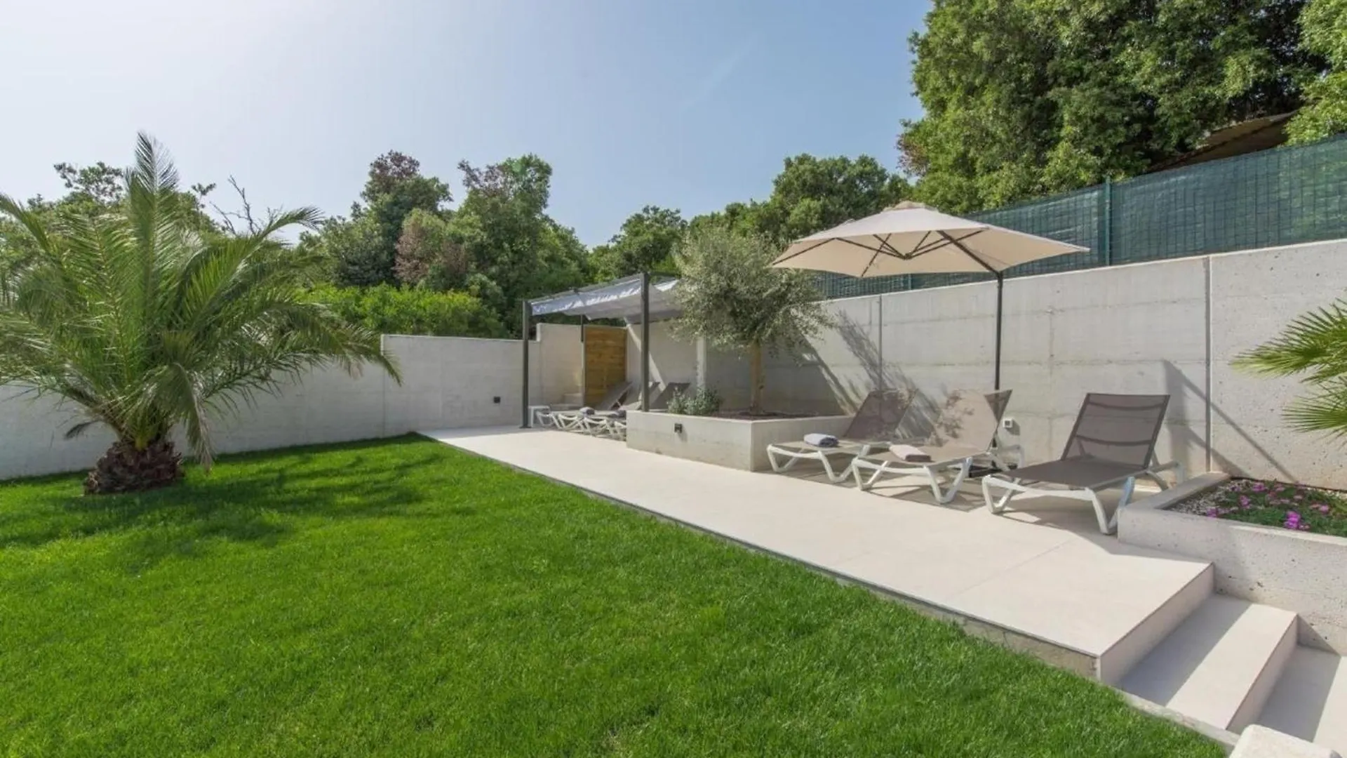Wohnung In Pjescana Uvala Mit Terrasse Und Garten 0*,