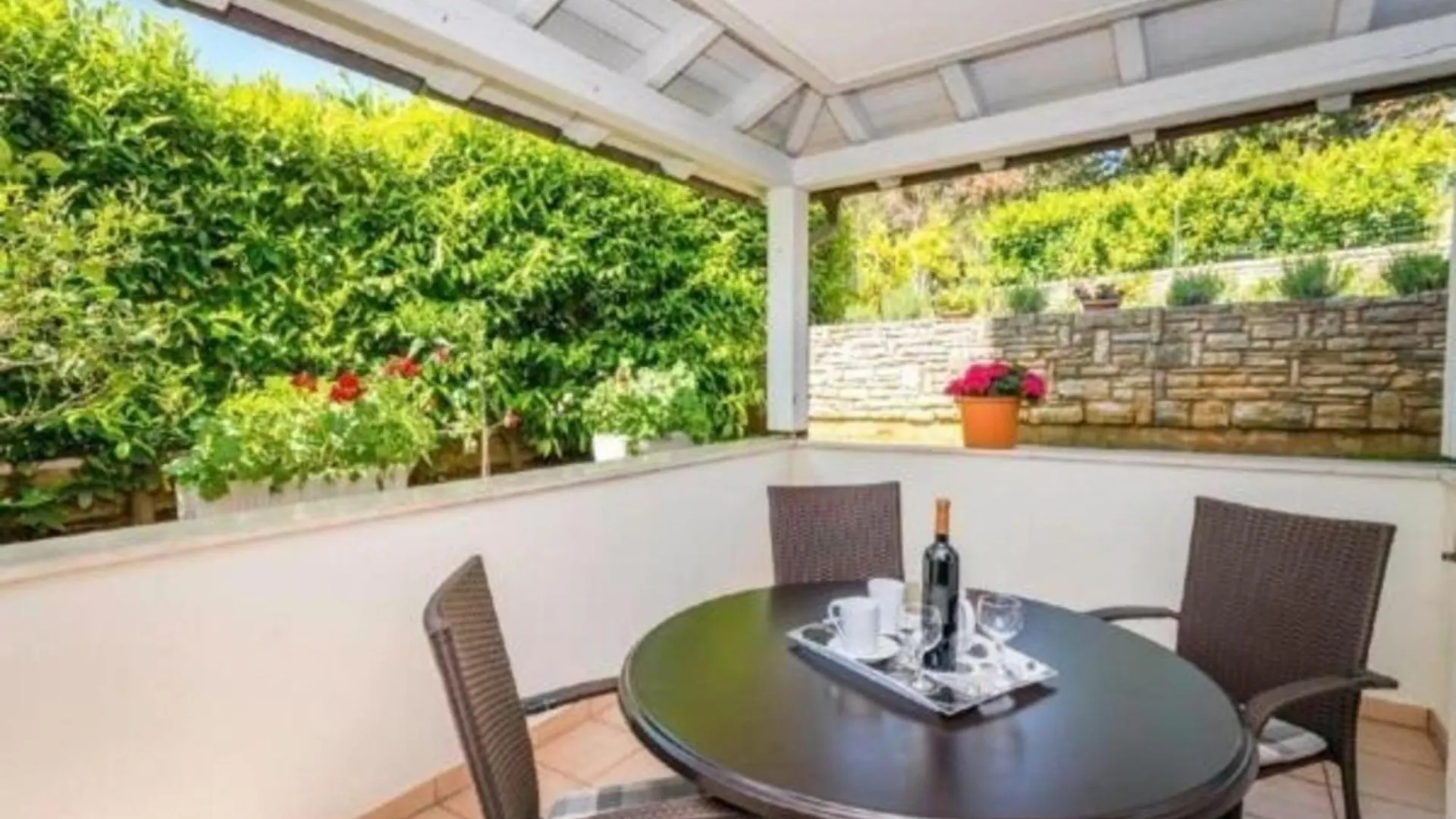 Wohnung In Pjescana Uvala Mit Terrasse Und Garten